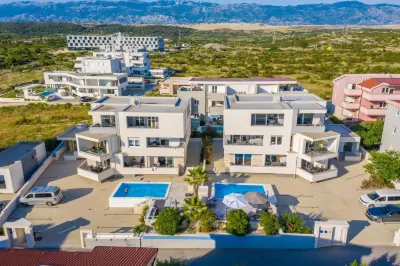 Apartments & Rooms Danivan Pool Villas B Các khách sạn ở Novalja