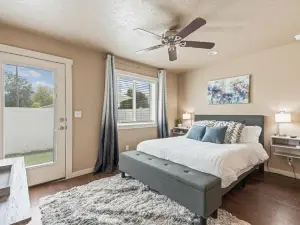 Smart Comfort 2 bed 2 bath near College of Idaho