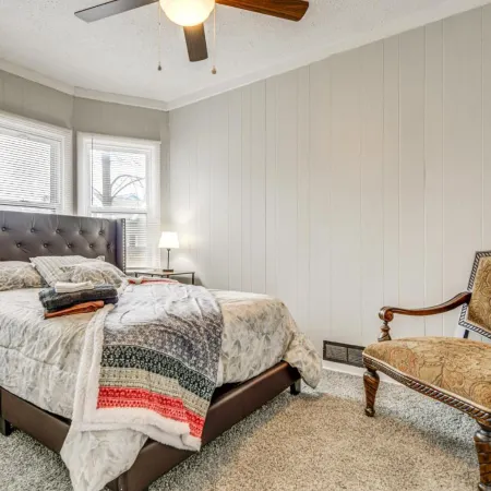 6 Mi to Dtwn Attractions Buffalo Apartment!