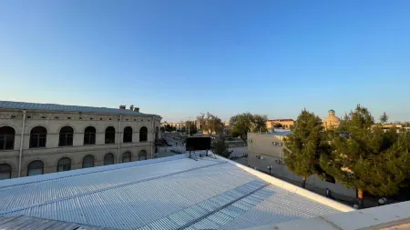 Mahbubakhon Guest house in old city Отели рядом с достопримечательностью «Медресе Чор Минор»