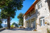 Magnolia Lodge Các khách sạn gần Nanda Devi Temple