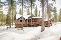 Coyote Moon by AvantStay Cabin WSauna Mins from DT Truckee NorthStar