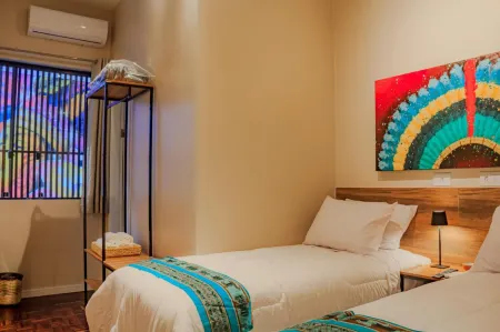 Che Hermano Suítes Отели рядом с достопримечательностью «Igreja São Paulo Apóstolo»