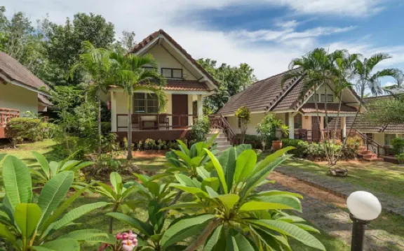 Lanta Garden Hill Resort & Apartments