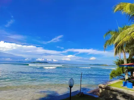 Wisata Indah Hotel Отели в г. Центральное Тапанули