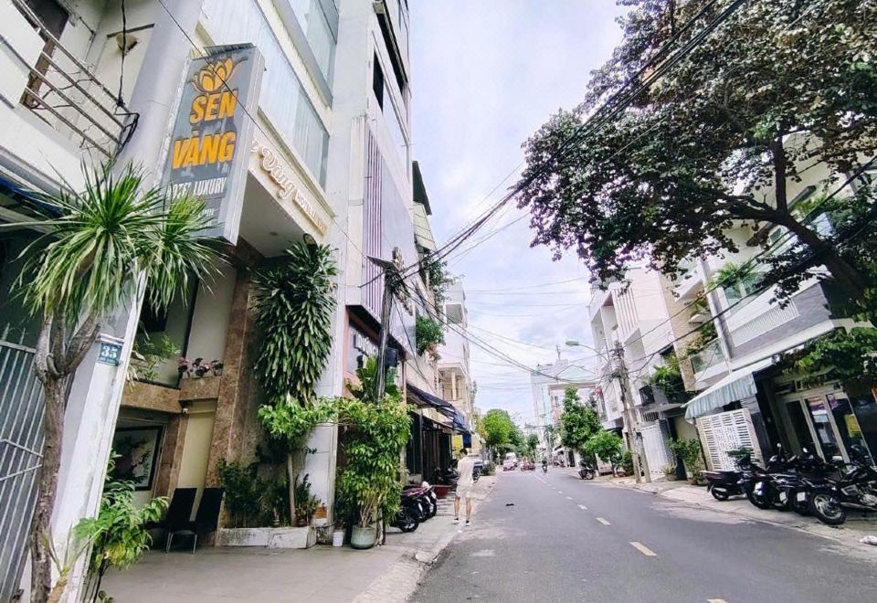 2. 센 방 럭셔리 ..