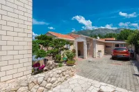 Villa Markoc - Parking