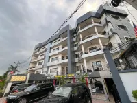 米歇琳和埃米爾酒店公寓，巴斯託斯