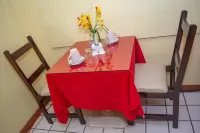 Pineapple Court Hotel