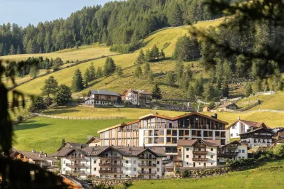 Panoramic Lotsch Hotels near Val Sarentino