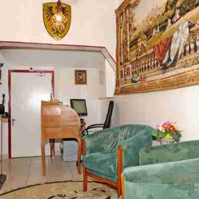 Hôtel La Tour Others