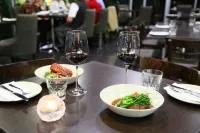 Springfield Lakes Boutique Hotel - breakfast