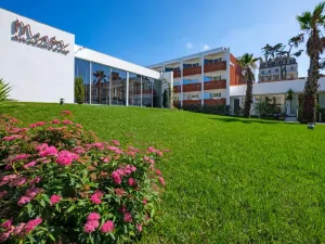 Malibu Foz Hotel - la Maison Younan