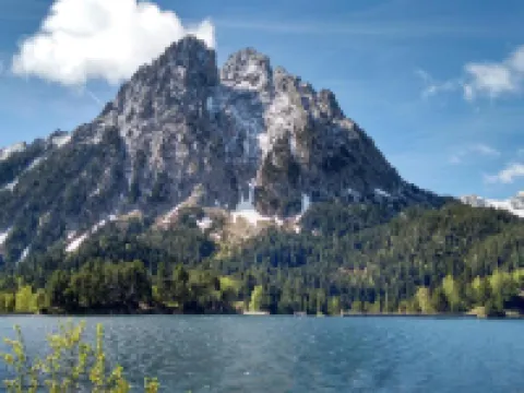 Apartamentos Pessets Adelaida Hotels in Sort