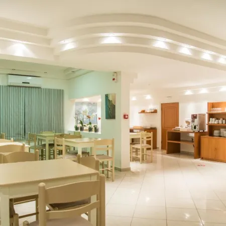 Hiona Holiday Hotel