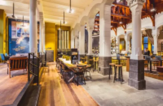 Post-Plaza Hotel & Grand Café