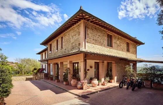 拉瓦雷皮克洛酒店