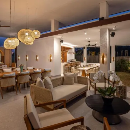 Sumitra Luxury Villas & Resort by Pramana Отели рядом с достопримечательностью «Пляж Мертасари»