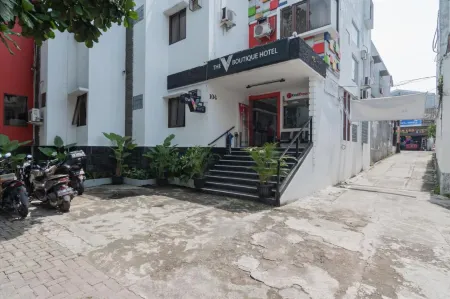 RedDoorz Near Alun Alun Bandung 3 Отели в г. Regol