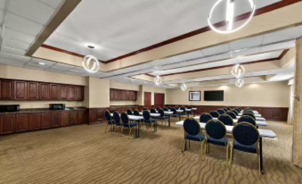 Comfort Suites Central