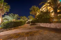 هوتل باباس Hotels near Cave of the Seal
