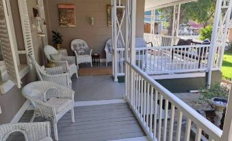 HouseMartin Lodge & Self Catering
