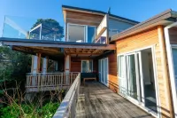 Kingfisher Views - Premium Family House in Oneroa