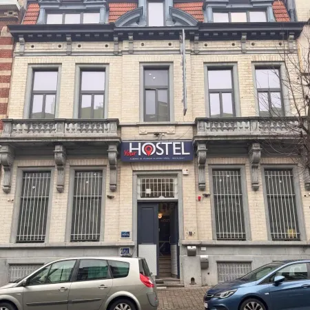 YOUR HOSTEL midi station