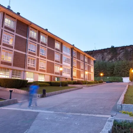 Hotel Rialta Отели рядом с достопримечательностью «Куль­тур­но-раз­вле­ка­тель­ный центр «Колизей» в Ла-Корунье»