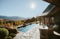 Stoneridge Estate - Romantic