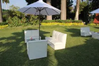 Hotel la Villa Real Hotels near Price Shoes