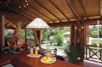 Résidence le Vallon Guadeloupe Parc Piscine Appartements & Studios