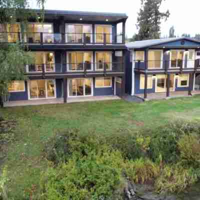 Chateau Riverside Hotel Exterior