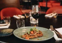 โปรไฟล์โฮเทล ฮัลมสตาด พลาซ่า