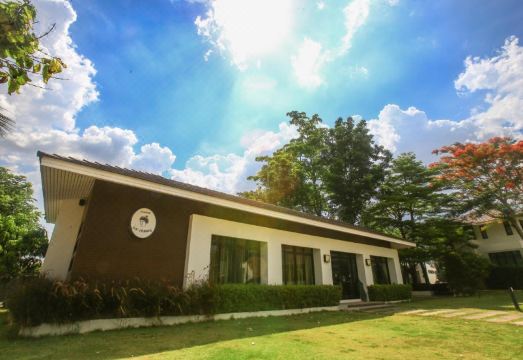 2. 더 디자인 호텔..