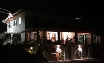 Alla tana del bianconiglio - Housity