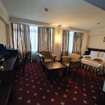 Hotel Uzbekistan Отели рядом с достопримечательностью «Свято-Успенский Кафедральный Собор»