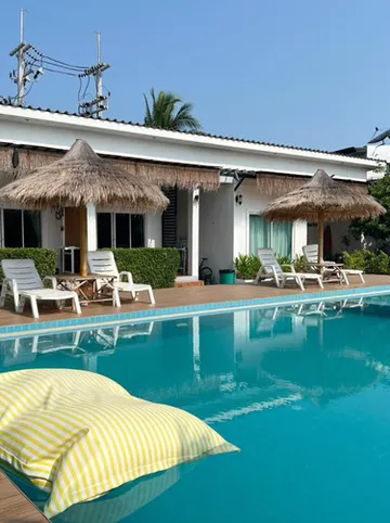 รูปภาพของบ้านกัปตันฮุค พูล เกาะล้าน