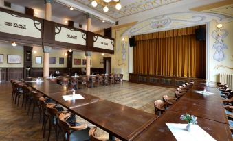 Hotel U Zeleneho Stromu