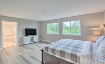 Spacious Kent Home Great for Large Families!