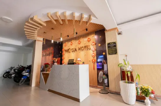 Phu Gia 113 Nguyen Thi Thap Отели рядом с достопримечательностью «Выставка и конвенционный центр Сайгон»