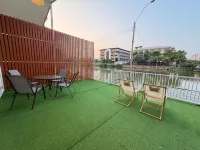 The O-Zone Airport Riviera Lodge - Villas