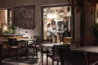 Uve Rooms & Wine Bar - bar