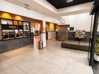 Brxxl 5 City Centre Hostel Отели рядом с достопримечательностью «Станция метро Lemonnier»