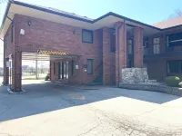 Toronto Lakeshore Hotel Hotels near Mineola