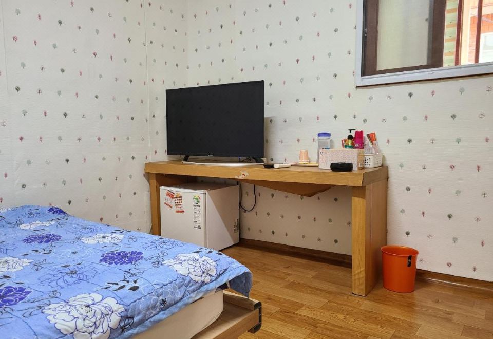 2. 샤넬모텔..