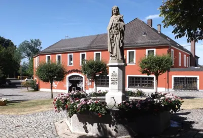 Gasthof-Hotel Weißes Ross GmbH Hotels in der Nähe von Start Walderlebnispfad Fuchsmühl