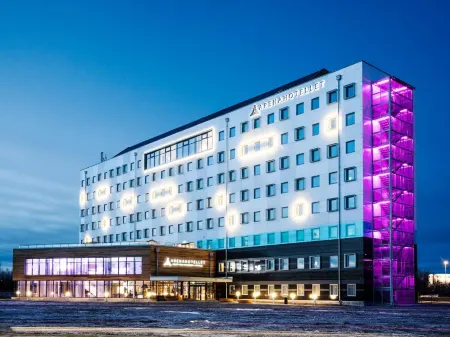 ArenaHotellet I Uppsala Отели рядом с достопримечательностью «Главное здание университета»