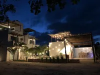 LunArena Barefoot Hotel