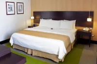 Hotel Trinitarias Suites  호텔
